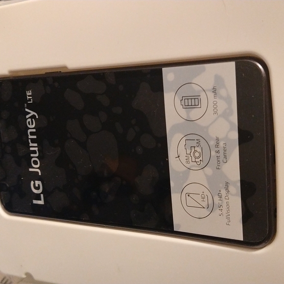 NWT PREPAID PHONE and card - Picture 3 of 9